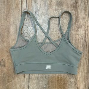 Vuori sage sports bra size small